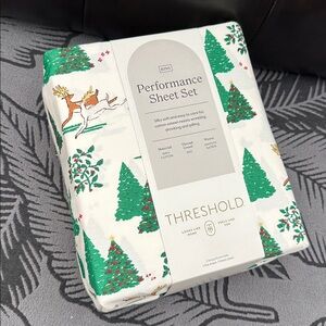 Threshold Festive Green and White Sheet Set
